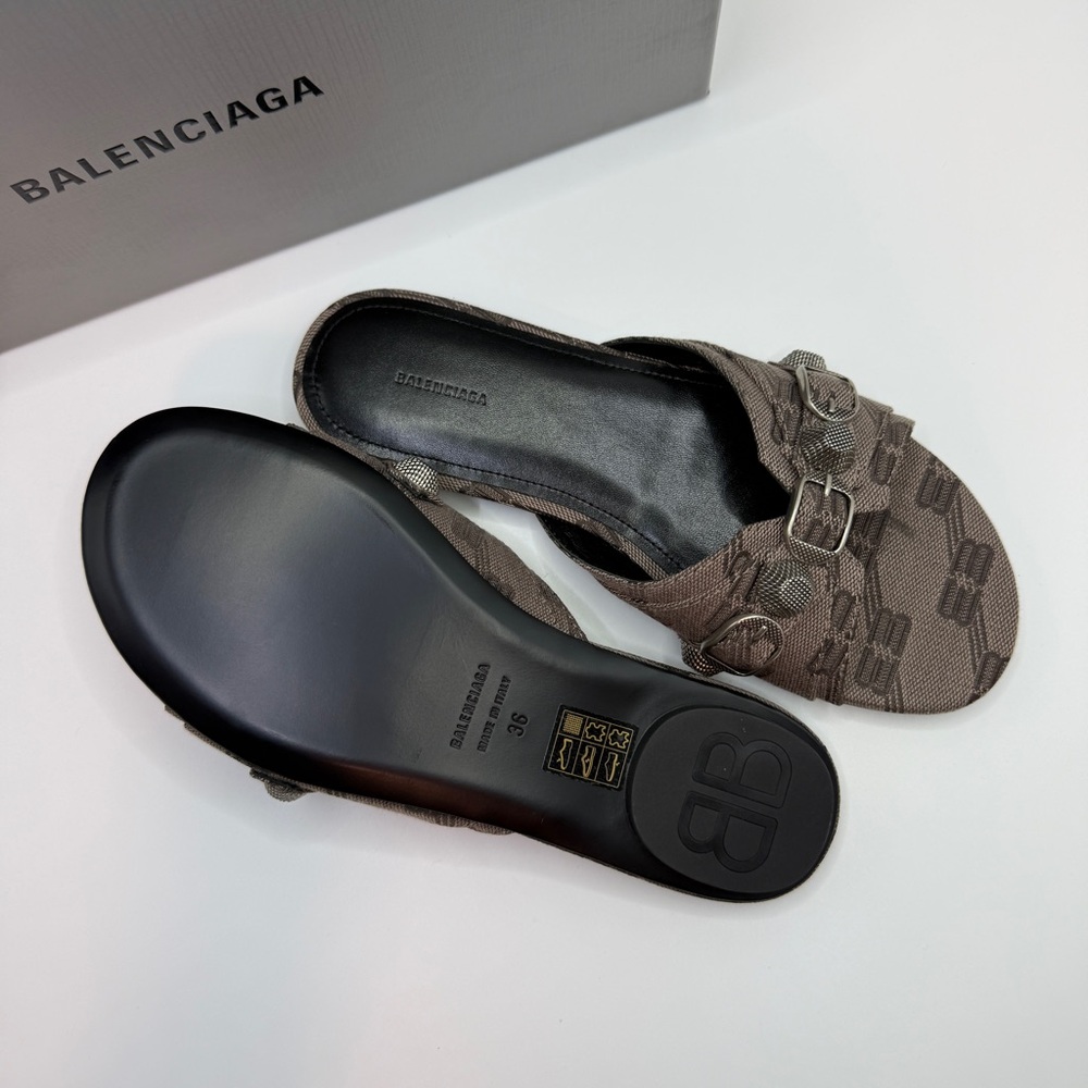 NWT Balenciaga Women's Gray Patterned Slide Sandals Cagol Size 36 fit 6US - Picture 4 of 4